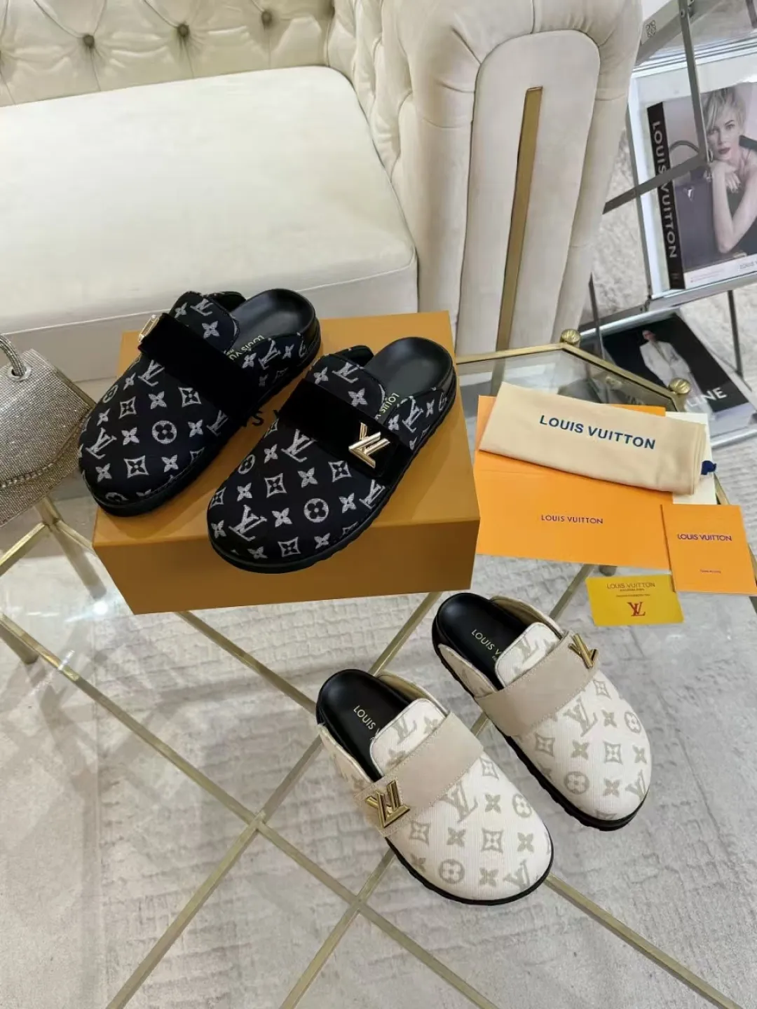 p560 High version women's toe-cap slippers ✨ **LV classic toe-toe slippers | Eternal elegance, starting from the toes** ✨ This pair of **Louis Vuitton classic toe-toe slippers** is an **eternal legend** in the fashion industry, and every detail tells **luxury and taste**. ... **Versatile, no matter the style**: ▪ Pair with jeans, casual and high-end ▪ Pair with a dress, elegant and lazy ▪ Commuting or dating, easily manage various occasions 💖 **Fashion icons are wearing it**, what are you waiting for?   **Owning it means owning an eternal classic**! ✨ #Louis Vuitton #LV slippers #Advanced sense of wear #Classic never goes out of style Fabric: Classic jacquard fabric Lining: Sheepskin lining Sole: Original rubber sole Size: Female 35-41 Male 38-46